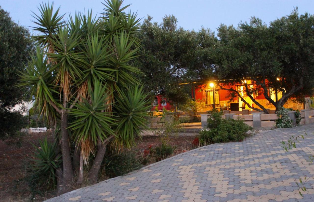 Katy'S Place Kalathas Exterior photo