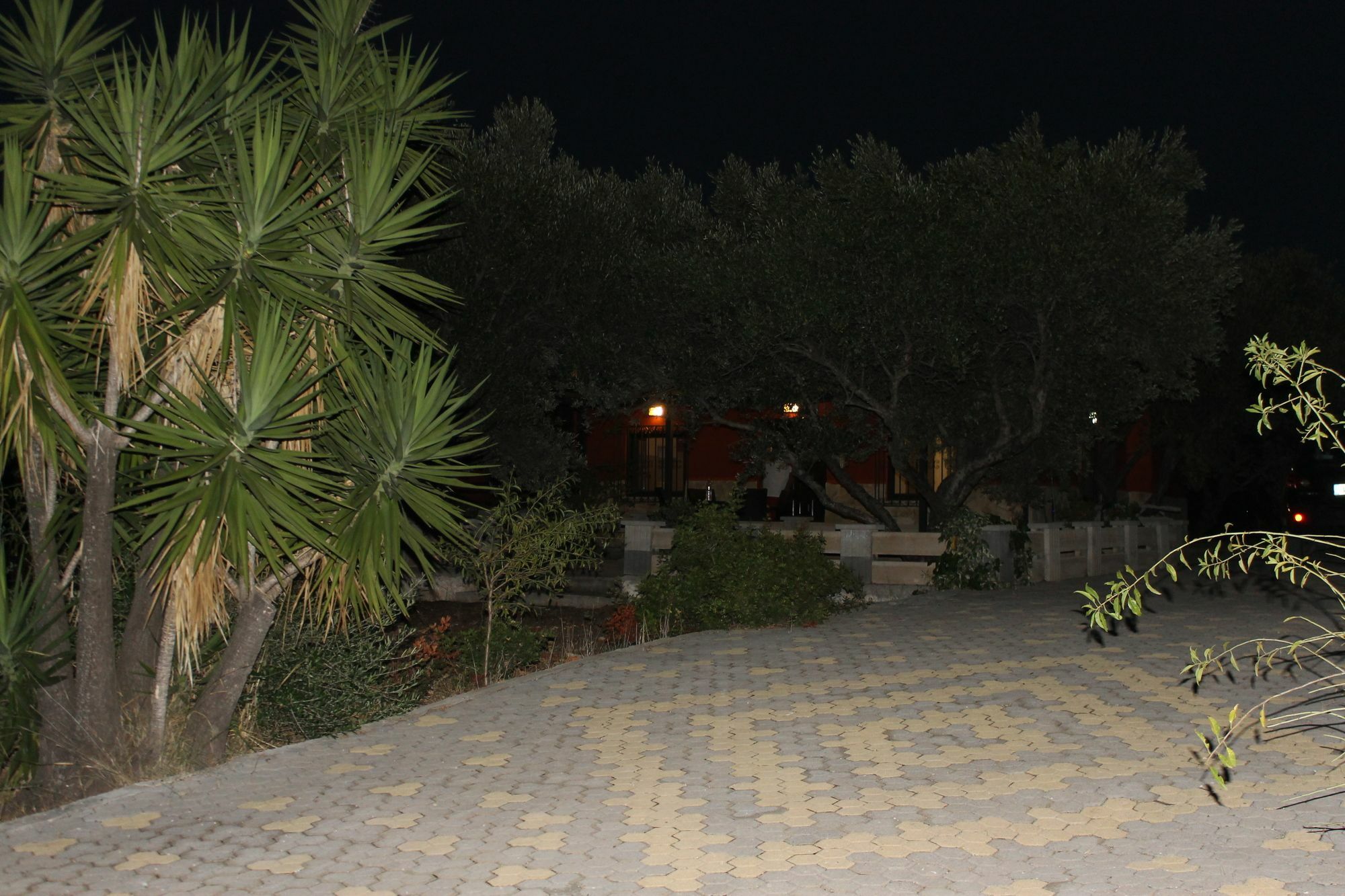 Katy'S Place Kalathas Exterior photo